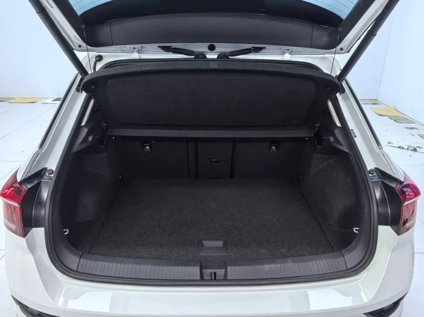 2021 Volkswagen T-Roc 1.4T 150HP L4 7DCT,autocango,china used car exporter,china ev exporter,chinese used car exporter,chinese used ev exporter