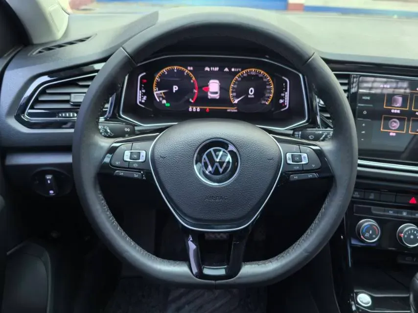 2021 Volkswagen T-Roc 1.4T 150HP L4 7DCT,autocango,china used car exporter,china ev exporter,chinese used car exporter,chinese used ev exporter