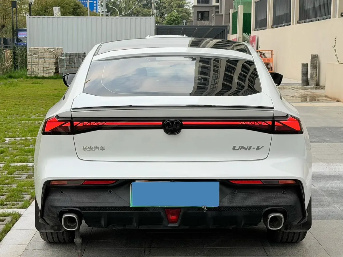 2023 ChangAn UNI-V iDD 1.5T 170HP L4 6TCT PHEV 18.4KWH,autocango,china used car exporter,china ev exporter,chinese used car exporter,chinese used ev exporter