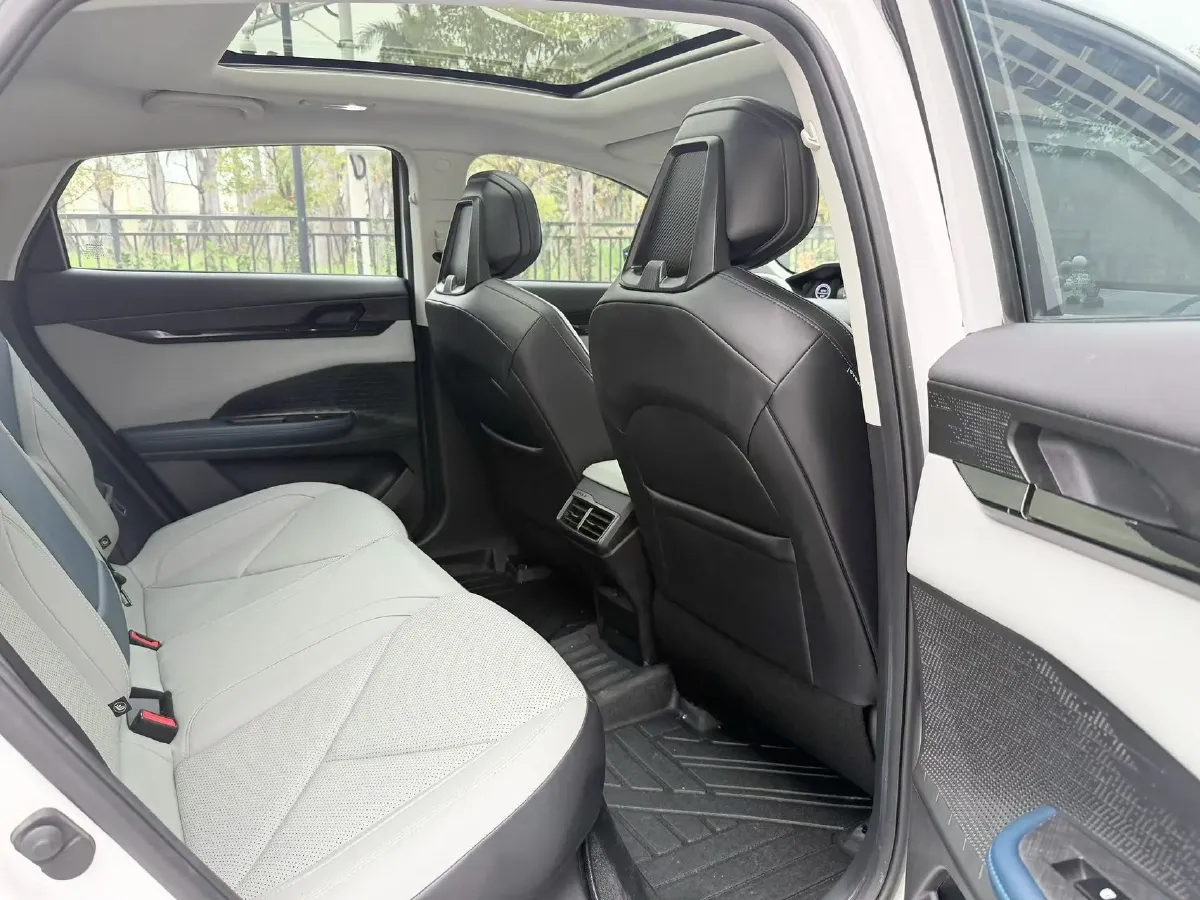 2023 ChangAn UNI-V iDD 1.5T 170HP L4 6TCT PHEV 18.4KWH,autocango,china used car exporter,china ev exporter,chinese used car exporter,chinese used ev exporter