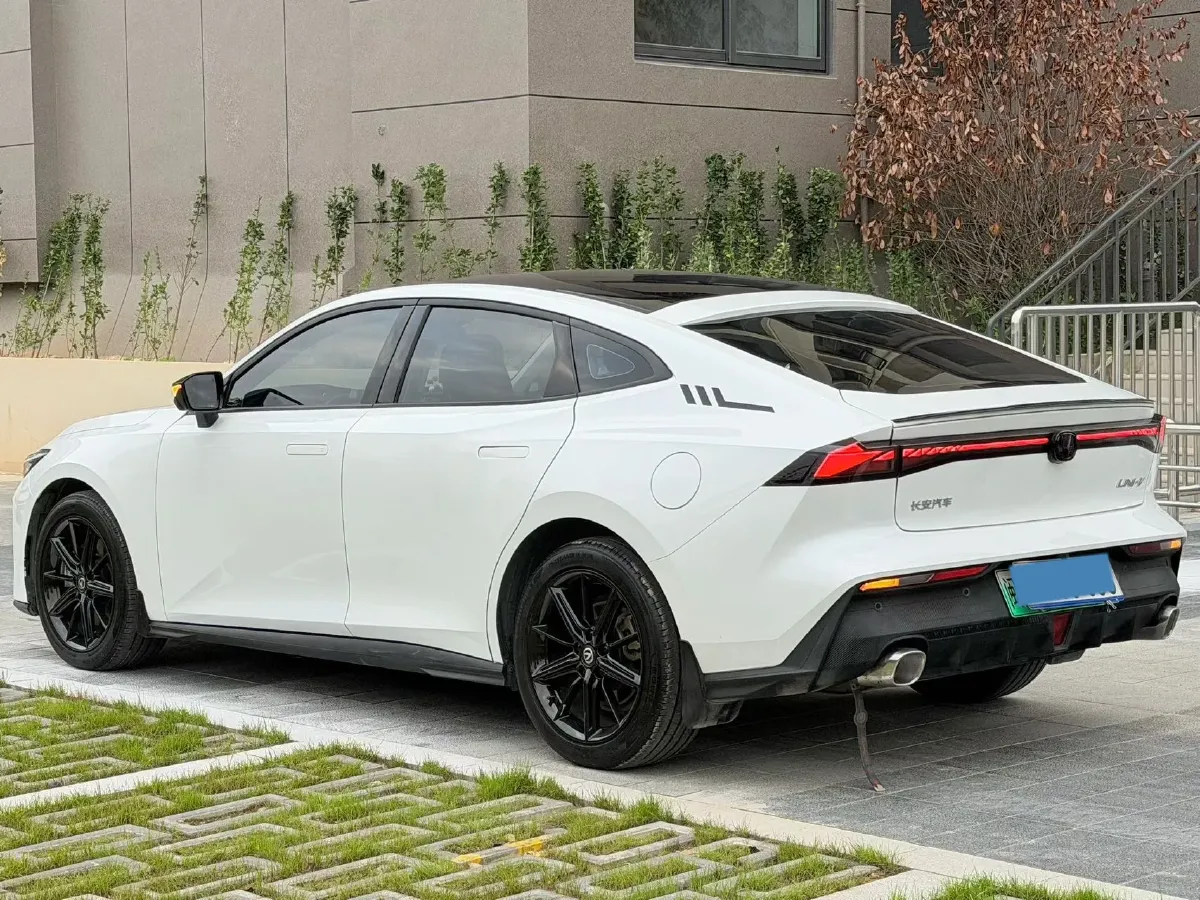 2023 ChangAn UNI-V iDD 1.5T 170HP L4 6TCT PHEV 18.4KWH,autocango,china used car exporter,china ev exporter,chinese used car exporter,chinese used ev exporter