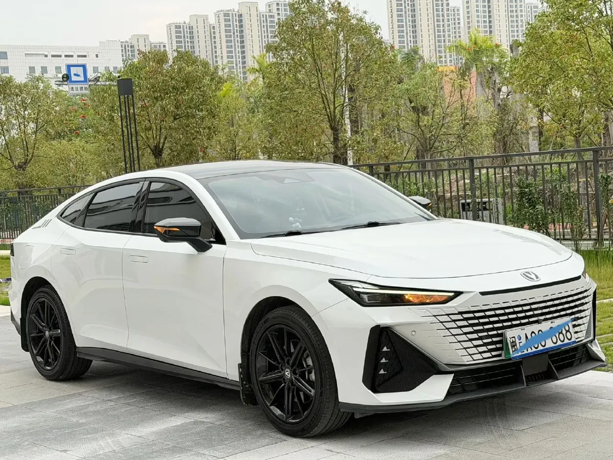 2023 ChangAn UNI-V iDD 1.5T 170HP L4 6TCT PHEV 18.4KWH,autocango,china used car exporter,china ev exporter,chinese used car exporter,chinese used ev exporter