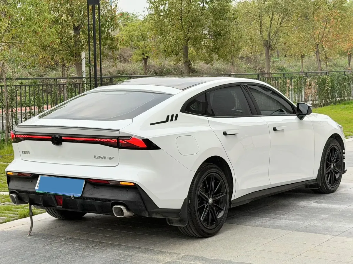 2023 ChangAn UNI-V iDD 1.5T 170HP L4 6TCT PHEV 18.4KWH,autocango,china used car exporter,china ev exporter,chinese used car exporter,chinese used ev exporter