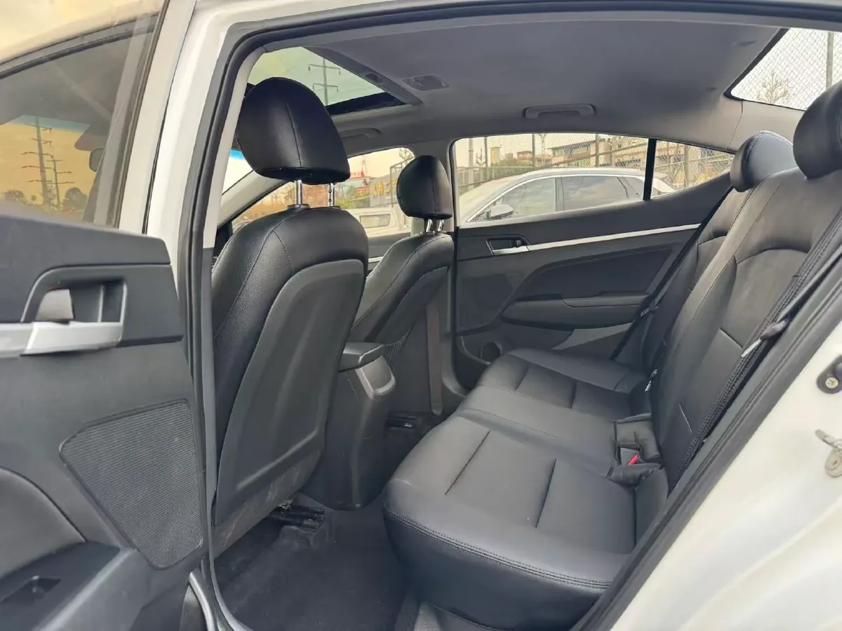 2016 Hyundai Elantra 1.6L 130HP L4 6AT,autocango,china used car exporter,china ev exporter,chinese used car exporter,chinese used ev exporter