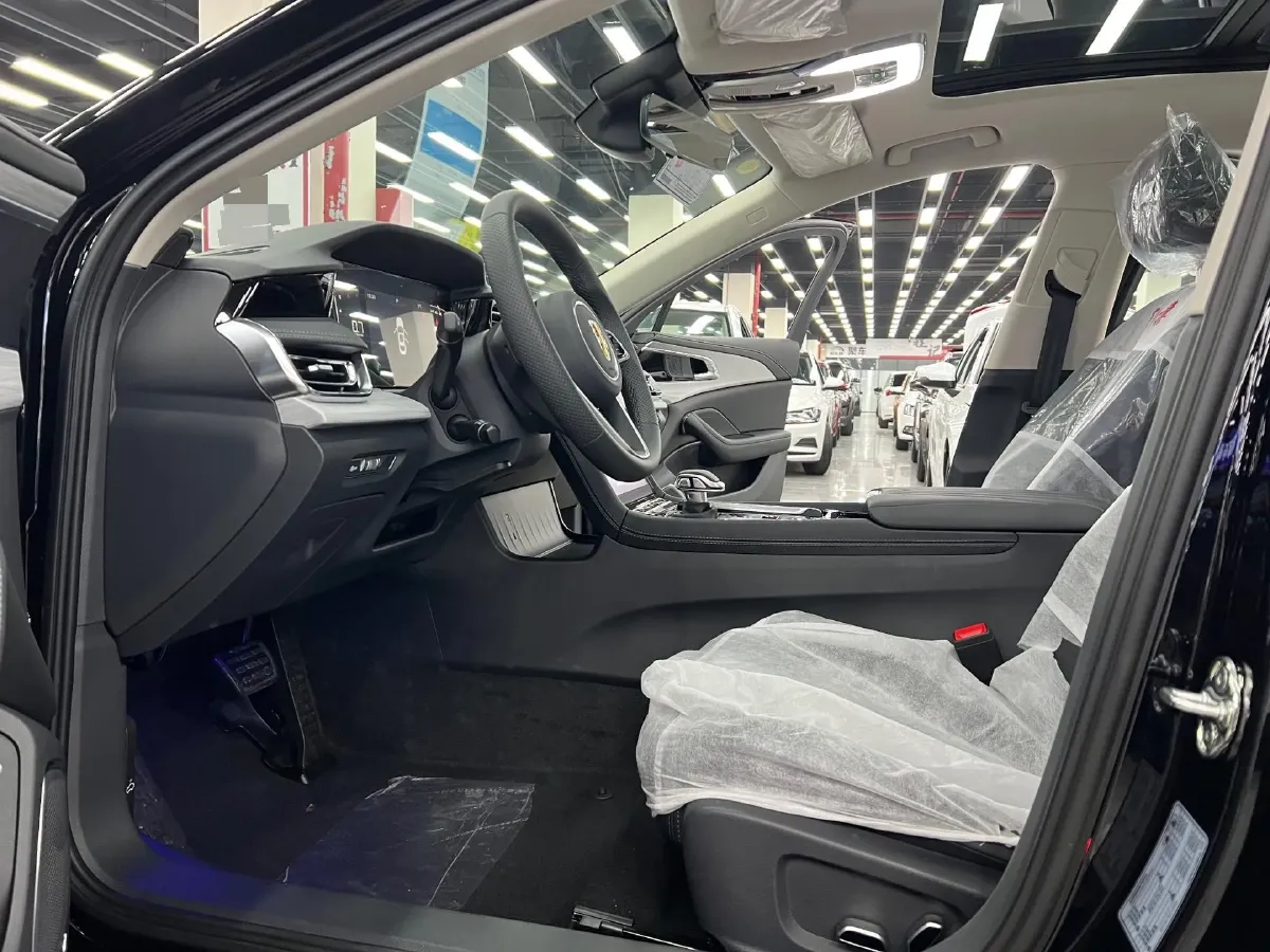 2025 HongQi H5 1.5T 169HP L4 7DCT,autocango,china used car exporter,china ev exporter,chinese used car exporter,chinese used ev exporter