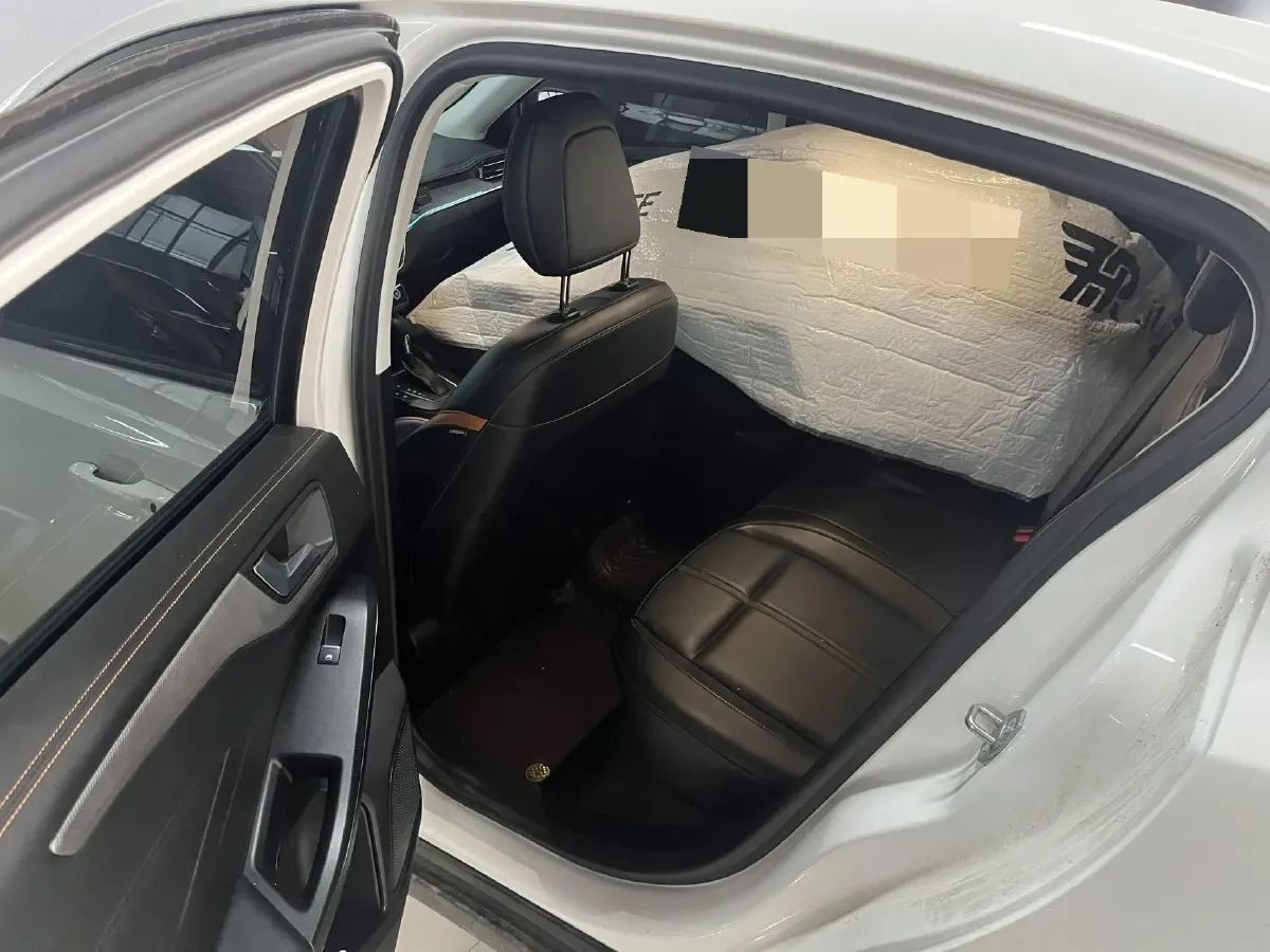 2022 Ford Focus 1.5T 177HP L4 6AT,autocango,china used car exporter,china ev exporter,chinese used car exporter,chinese used ev exporter