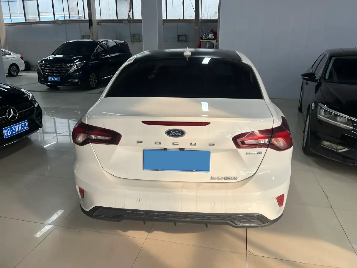 2022 Ford Focus 1.5T 177HP L4 6AT,autocango,china used car exporter,china ev exporter,chinese used car exporter,chinese used ev exporter