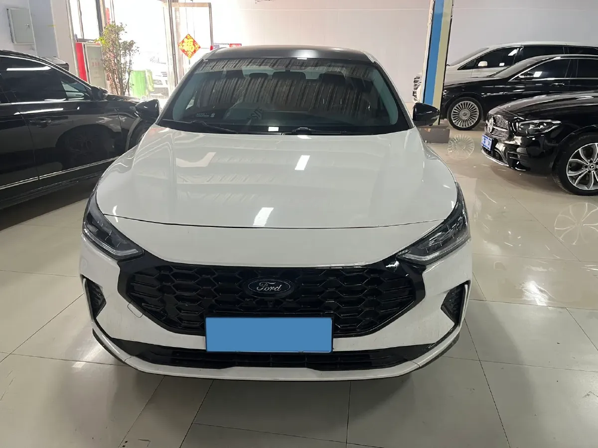 2022 Ford Focus 1.5T 177HP L4 6AT,autocango,china used car exporter,china ev exporter,chinese used car exporter,chinese used ev exporter