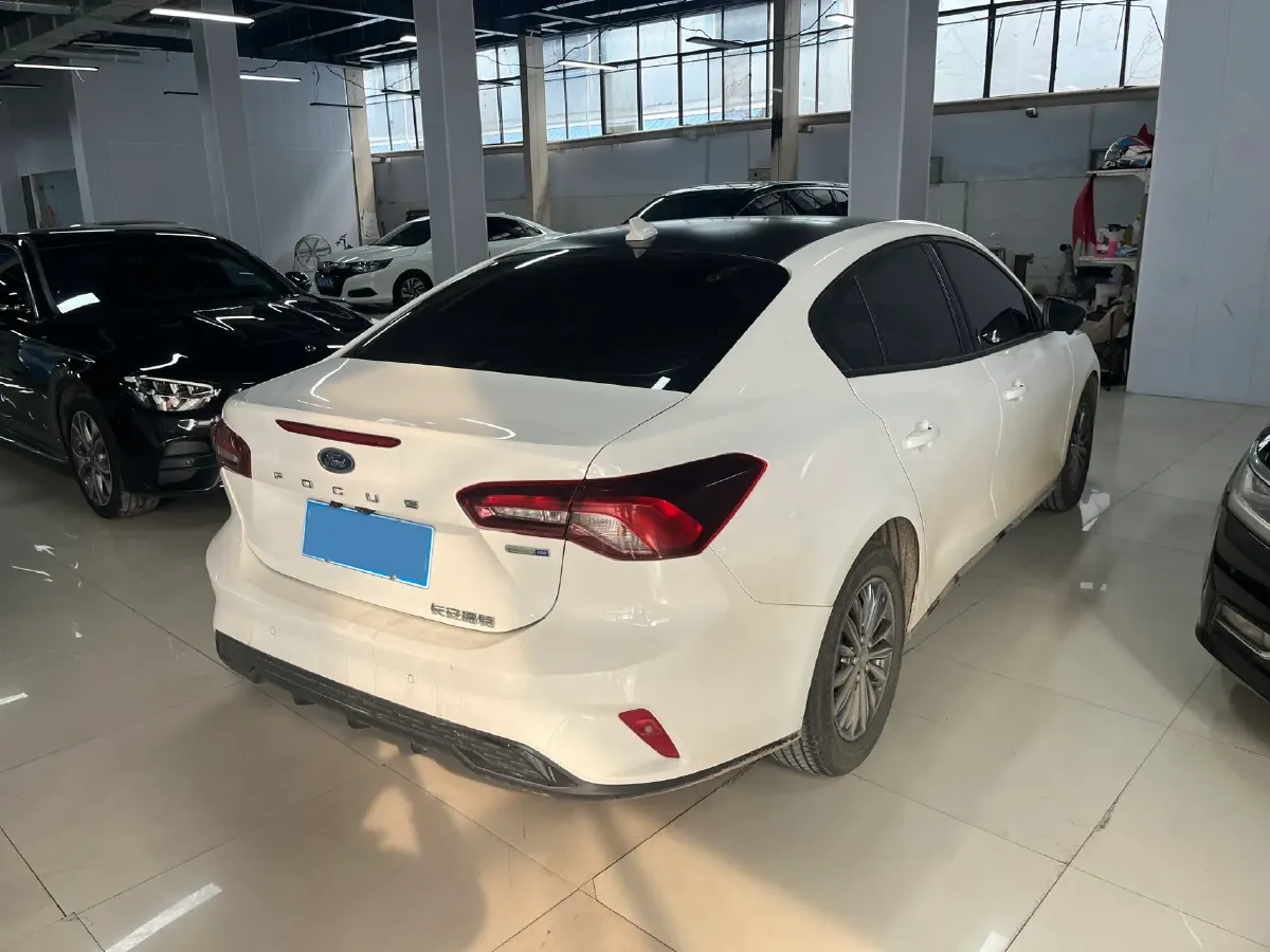 2022 Ford Focus 1.5T 177HP L4 6AT,autocango,china used car exporter,china ev exporter,chinese used car exporter,chinese used ev exporter