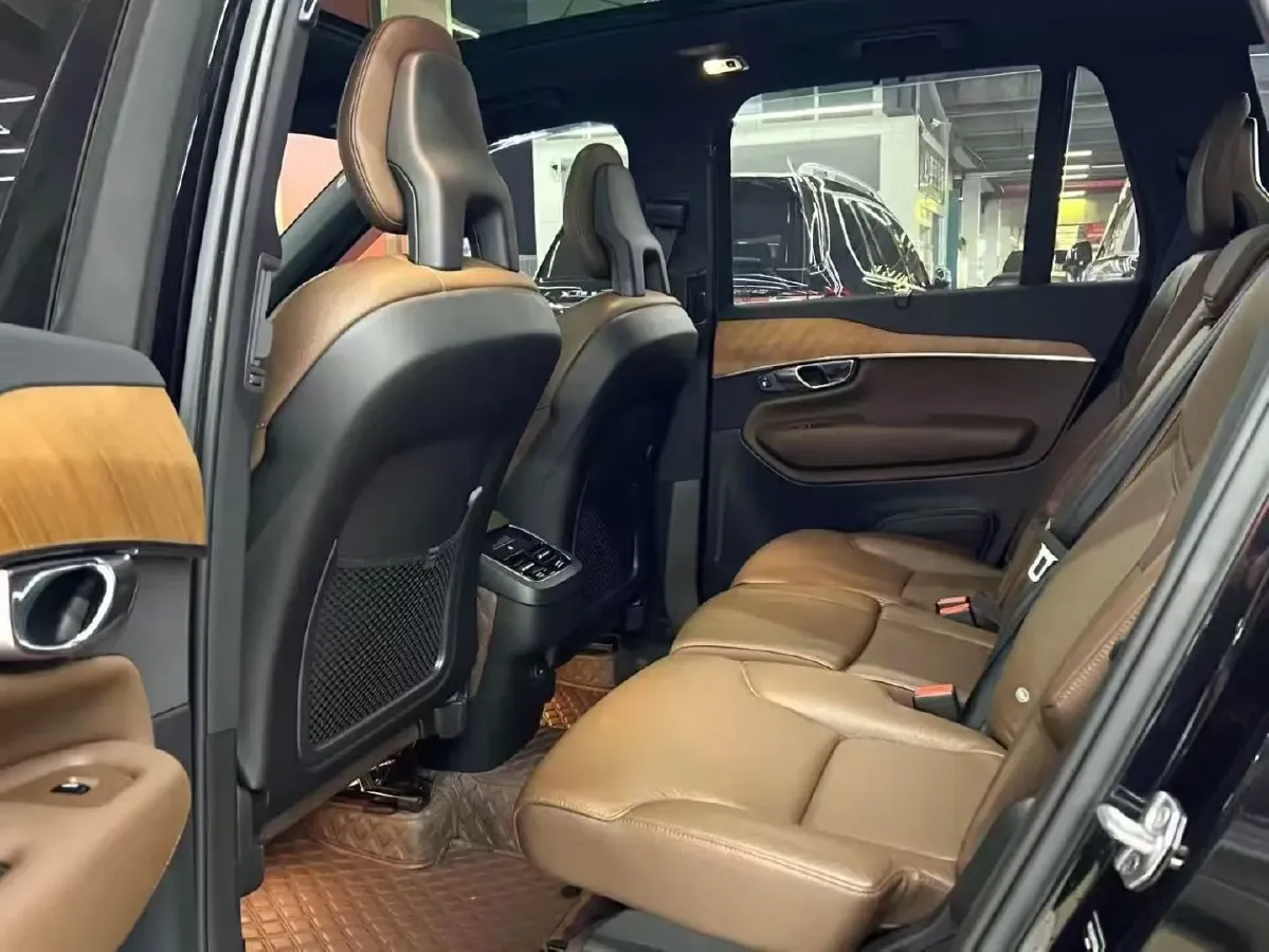 2021 Volvo XC90 2.0T 299HP L4 8AT,autocango,china used car exporter,china ev exporter,chinese used car exporter,chinese used ev exporter