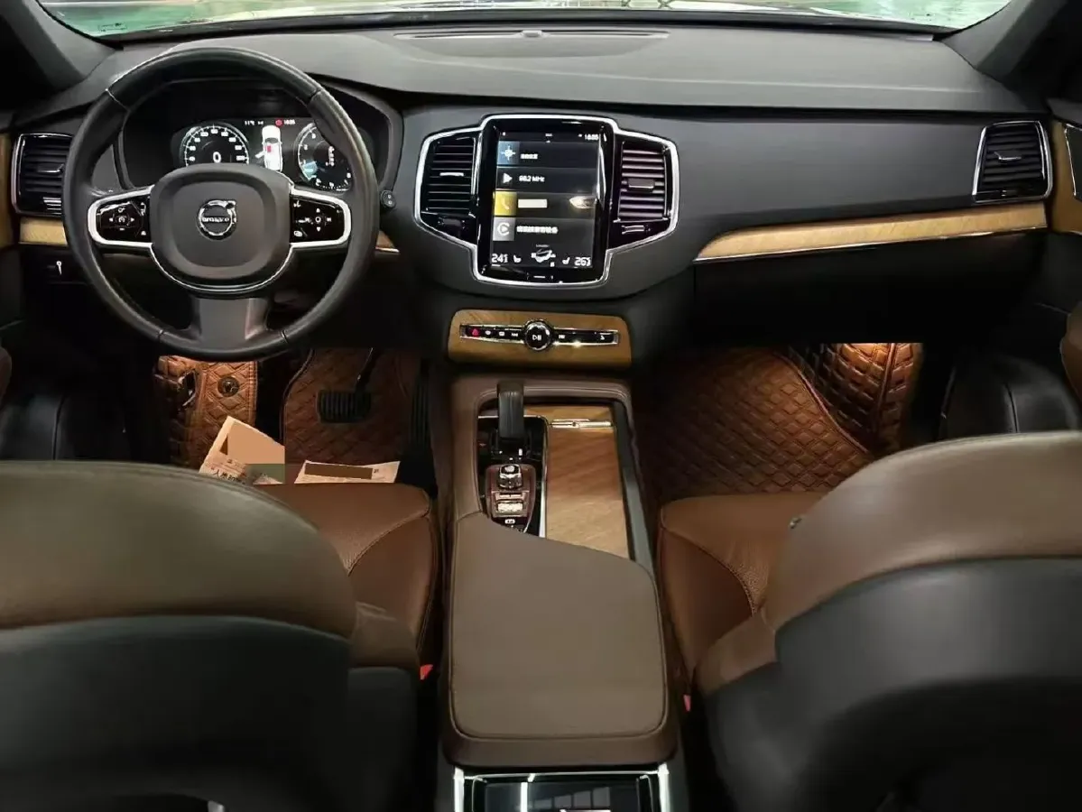 2021 Volvo XC90 2.0T 299HP L4 8AT,autocango,china used car exporter,china ev exporter,chinese used car exporter,chinese used ev exporter