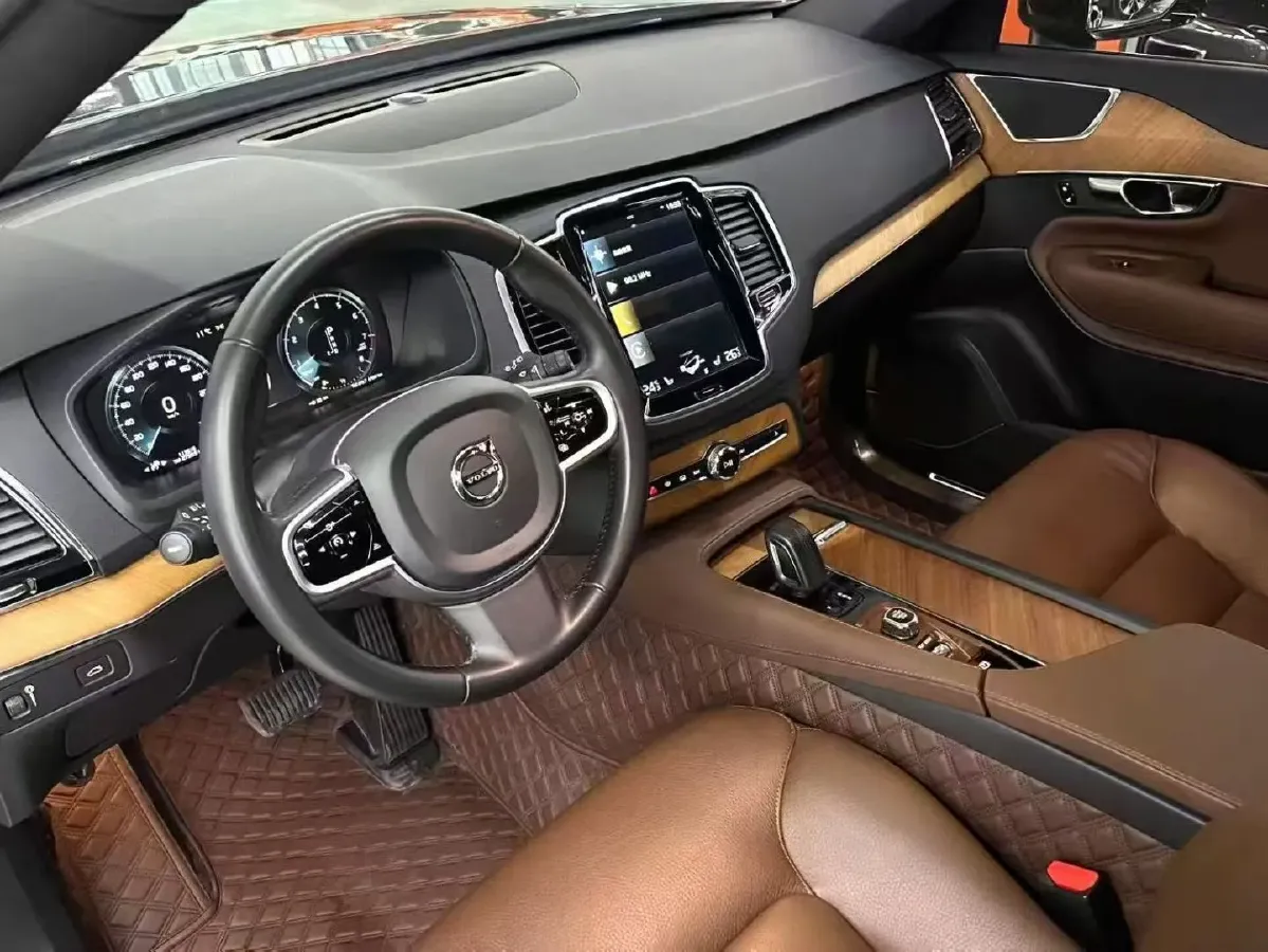 2021 Volvo XC90 2.0T 299HP L4 8AT,autocango,china used car exporter,china ev exporter,chinese used car exporter,chinese used ev exporter