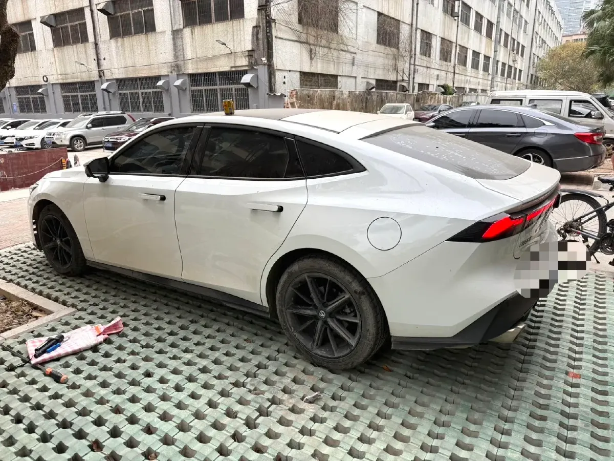 2023 ChangAn UNI-V 1.5T 188HP L4 7DCT,autocango,china used car exporter,china ev exporter,chinese used car exporter,chinese used ev exporter