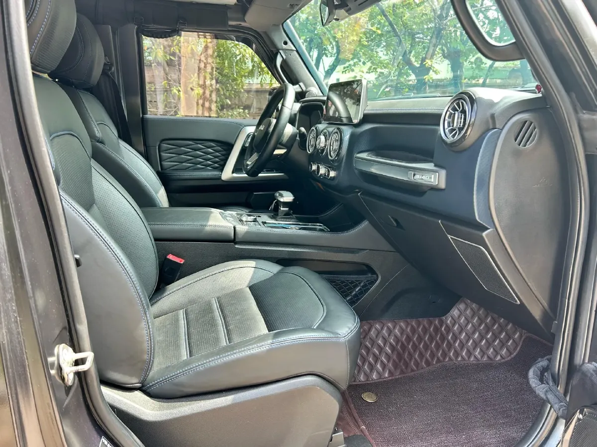 2021 Beijing BJ40 2.0T 163HP L4 8AT,autocango,china used car exporter,china ev exporter,chinese used car exporter,chinese used ev exporter