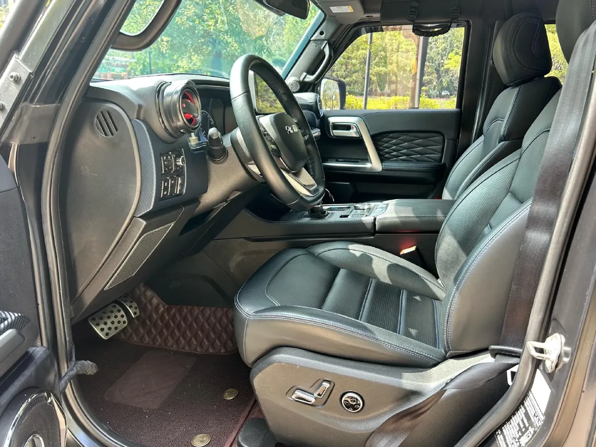 2021 Beijing BJ40 2.0T 163HP L4 8AT,autocango,china used car exporter,china ev exporter,chinese used car exporter,chinese used ev exporter