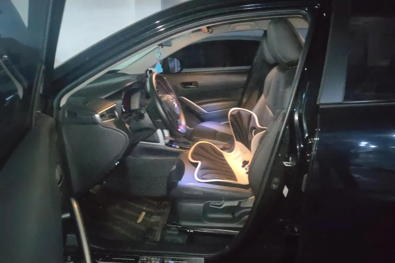 2024 Toyota Corolla Cross 2.0L 171HP L4 CVT,autocango,china used car exporter,china ev exporter,chinese used car exporter,chinese used ev exporter