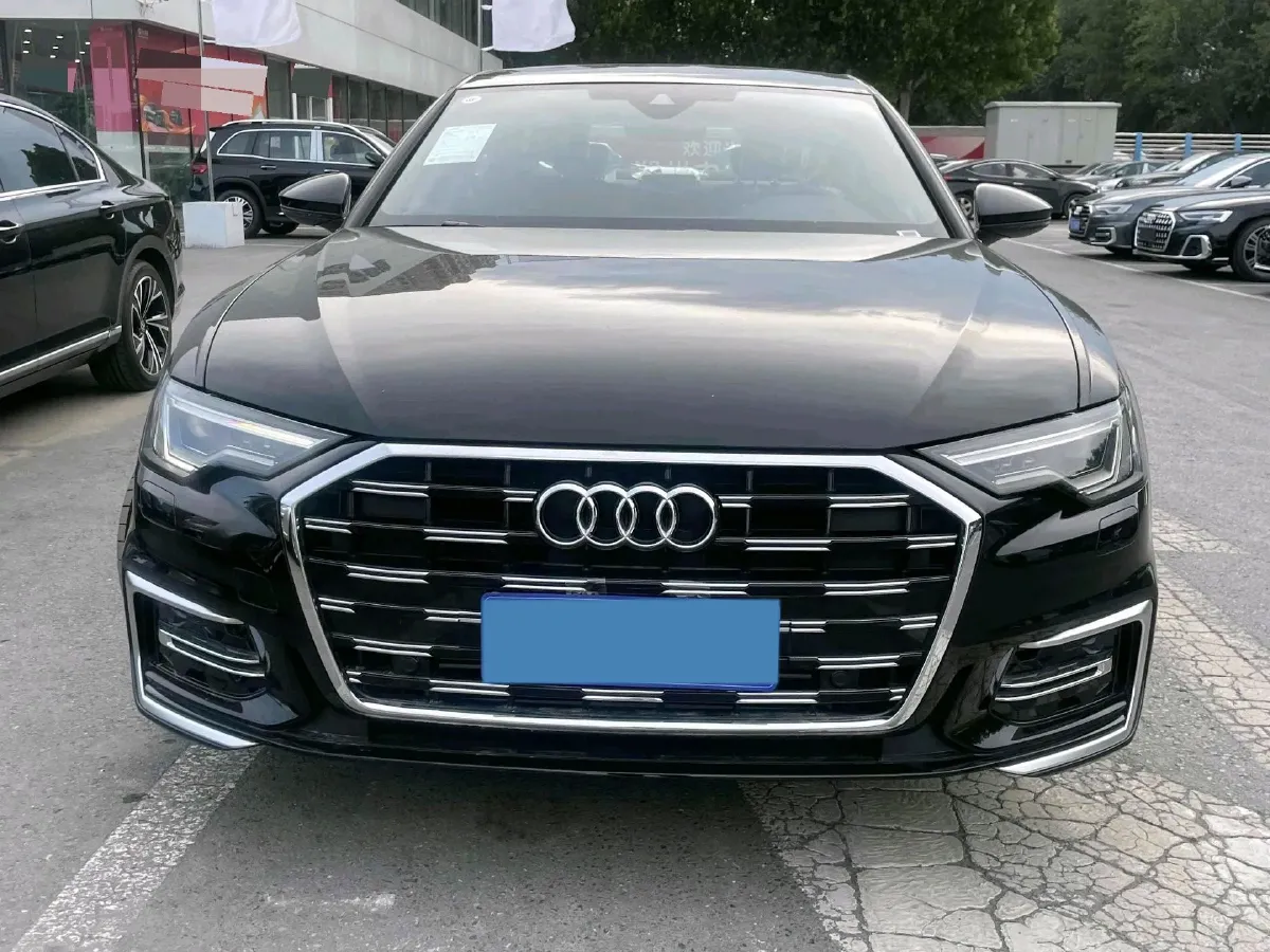 2025 Audi A6L 2.0T 190HP L4 7DCT,autocango,china used car exporter,china ev exporter,chinese used car exporter,chinese used ev exporter