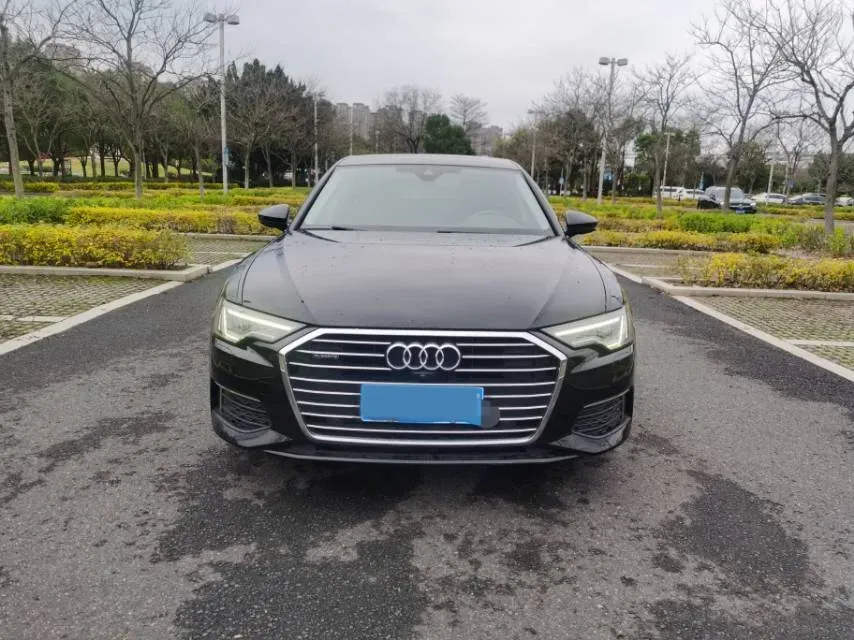 2019 Mercedes-Benz GLC Class 2.0T 245HP L4 9AT,autocango,china used car exporter,china ev exporter,chinese used car exporter,chinese used ev exporter