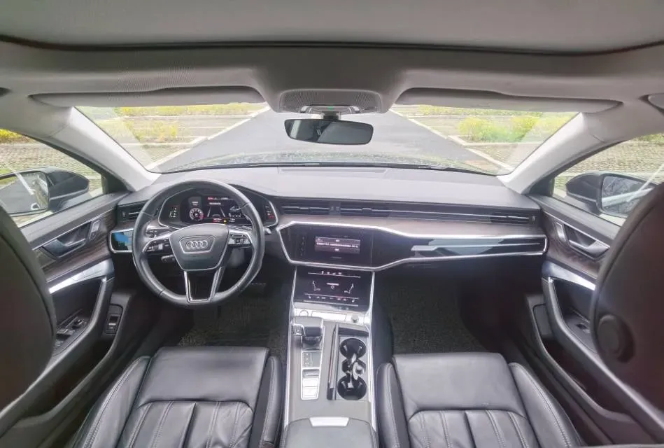 2019 Mercedes-Benz GLC Class 2.0T 245HP L4 9AT,autocango,china used car exporter,china ev exporter,chinese used car exporter,chinese used ev exporter