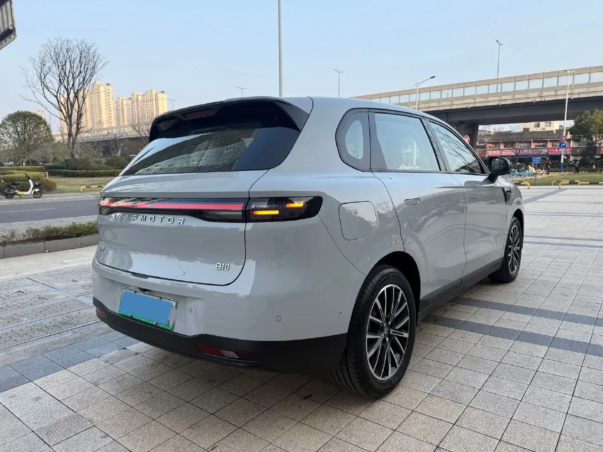 2025 Leapmotor B10 BEV 67.1KWH,autocango,china used car exporter,china ev exporter,chinese used car exporter,chinese used ev exporter