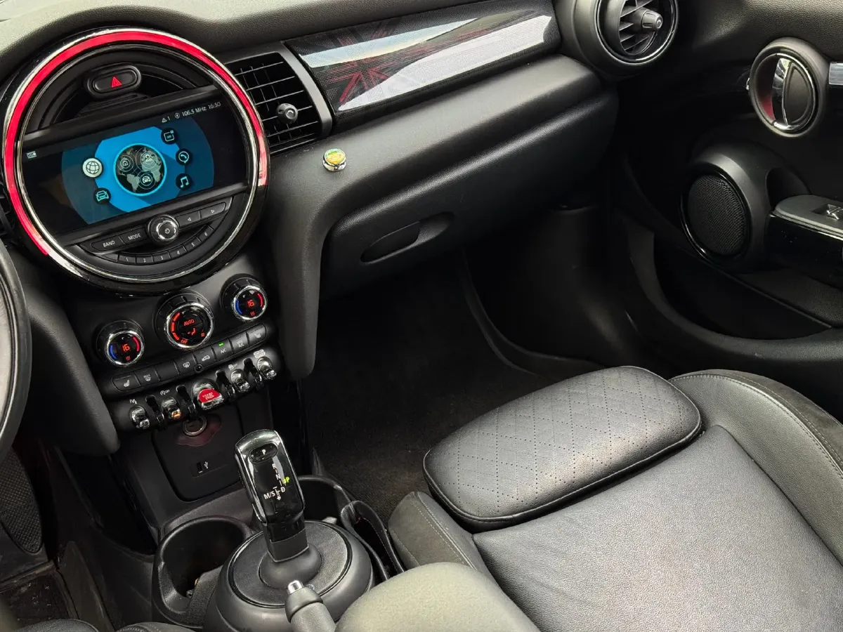 2018 MINI MINI 1.5T 136HP L3 6AT,autocango,china used car exporter,china ev exporter,chinese used car exporter,chinese used ev exporter