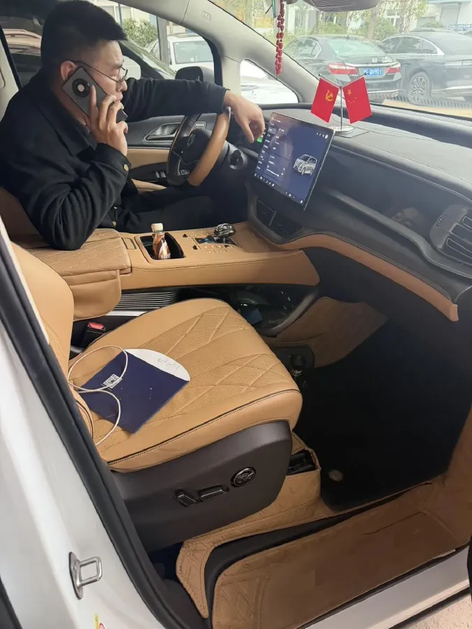 2024 Denza D9 1.5T 139HP L4 E-CVT PHEV 40KWH,autocango,china used car exporter,china ev exporter,chinese used car exporter,chinese used ev exporter