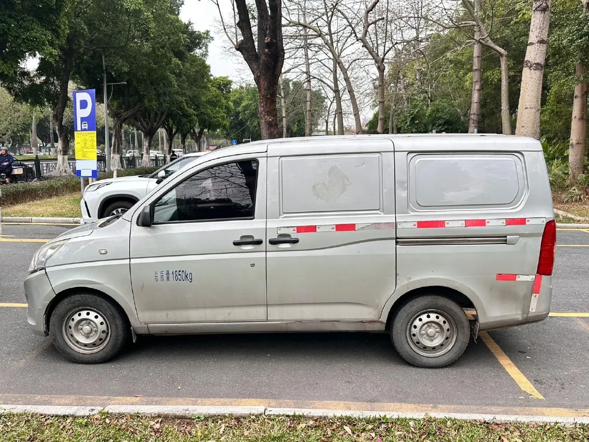 2019 WuLing HongGuang V 1.5L 105HP L4 5MT,autocango,china used car exporter,china ev exporter,chinese used car exporter,chinese used ev exporter
