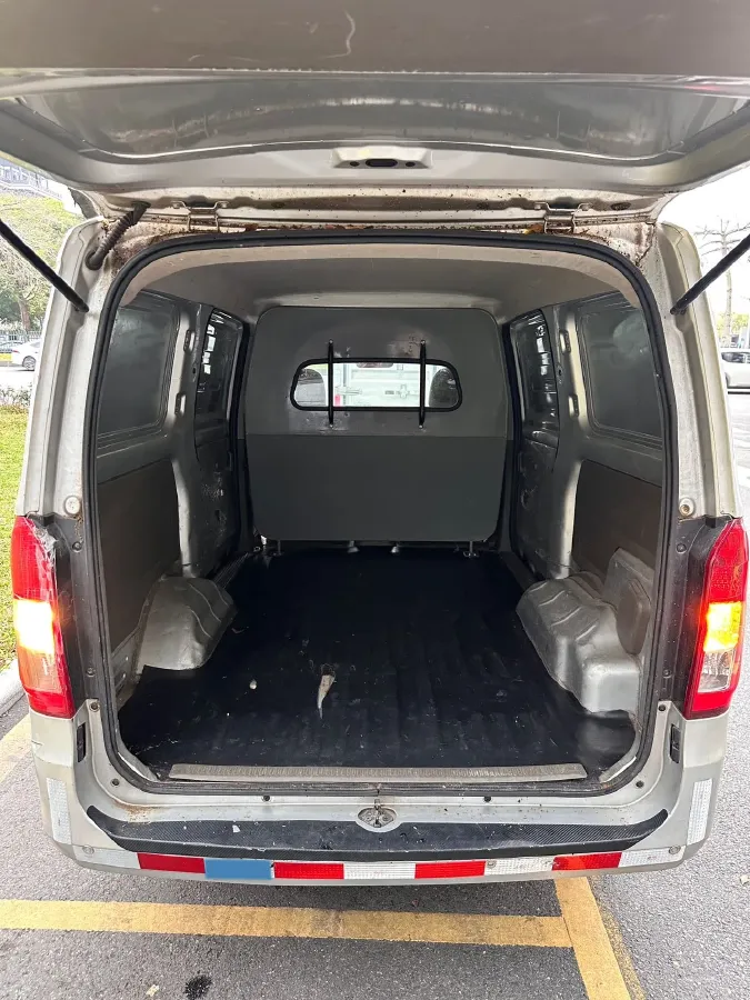 2019 WuLing HongGuang V 1.5L 105HP L4 5MT,autocango,china used car exporter,china ev exporter,chinese used car exporter,chinese used ev exporter