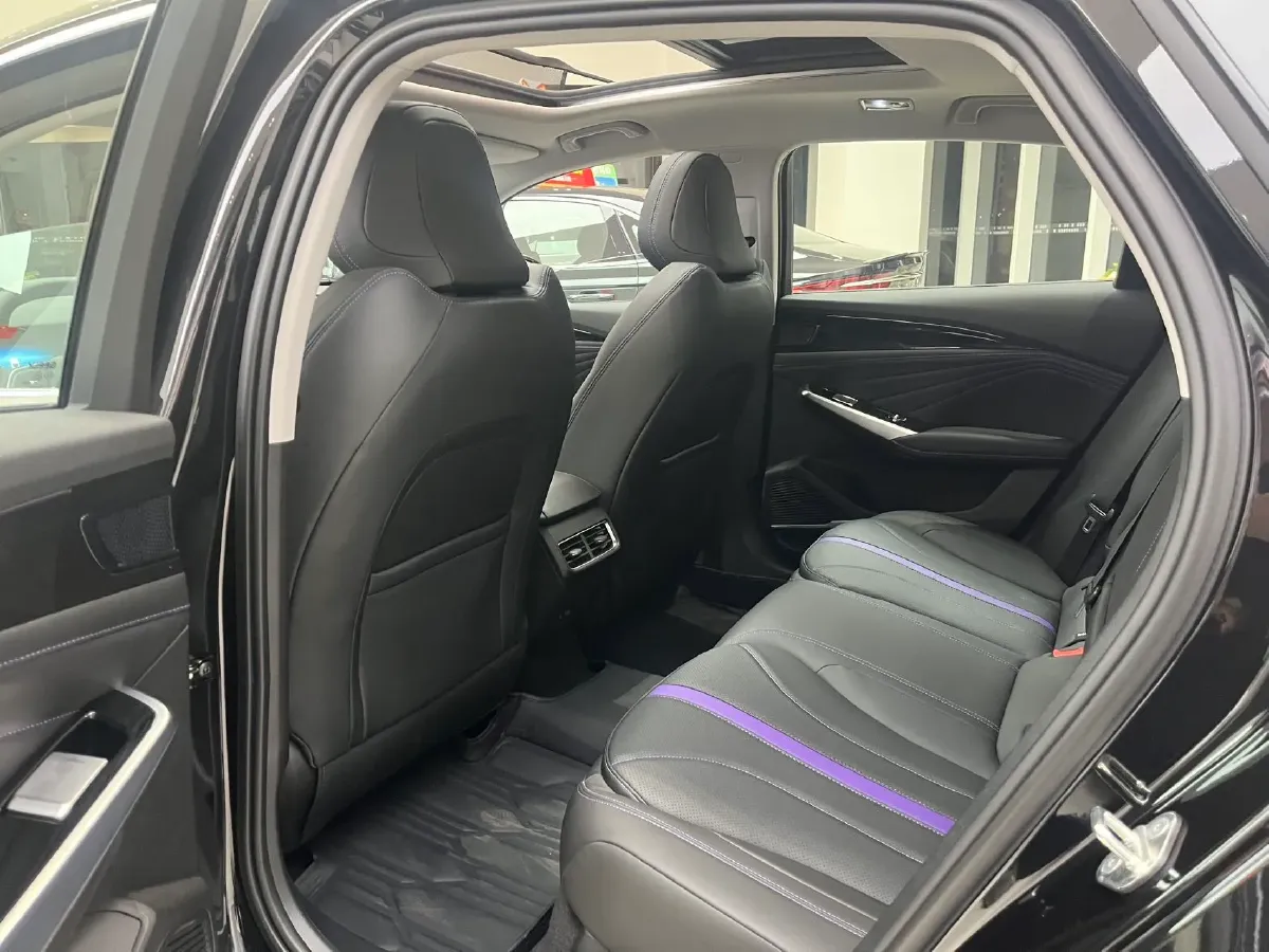 2024 Geely PrefaceL 1.5T 163HP L4 3DHT Hybrid,autocango,china used car exporter,china ev exporter,chinese used car exporter,chinese used ev exporter