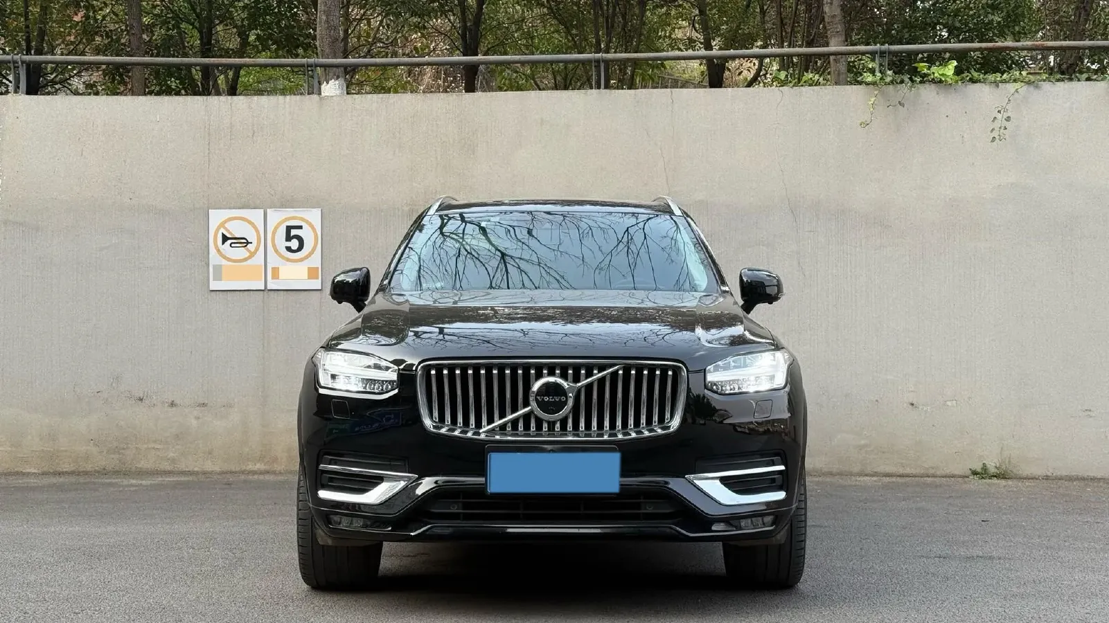 2020 Volvo XC90 2.0T 320HP L4 8AT,autocango,china used car exporter,china ev exporter,chinese used car exporter,chinese used ev exporter