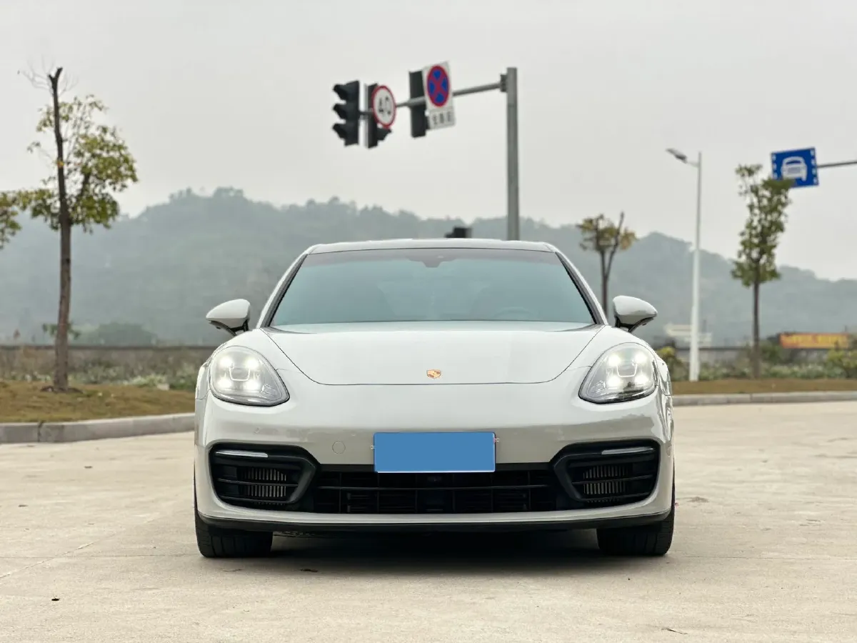 2021 Porsche Panamera 2.9T 330HP V6 8DCT,autocango,china used car exporter,china ev exporter,chinese used car exporter,chinese used ev exporter