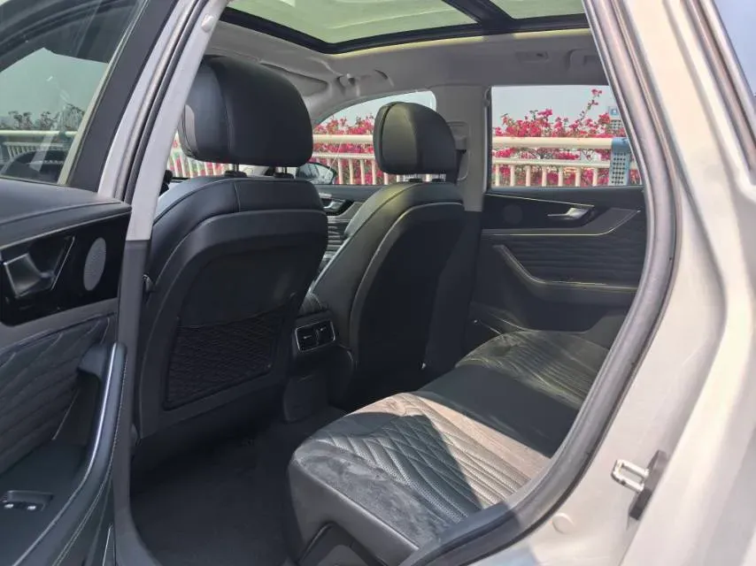 2022 HongQi HS5 2.0T 224HP L4 6AT,autocango,china used car exporter,china ev exporter,chinese used car exporter,chinese used ev exporter