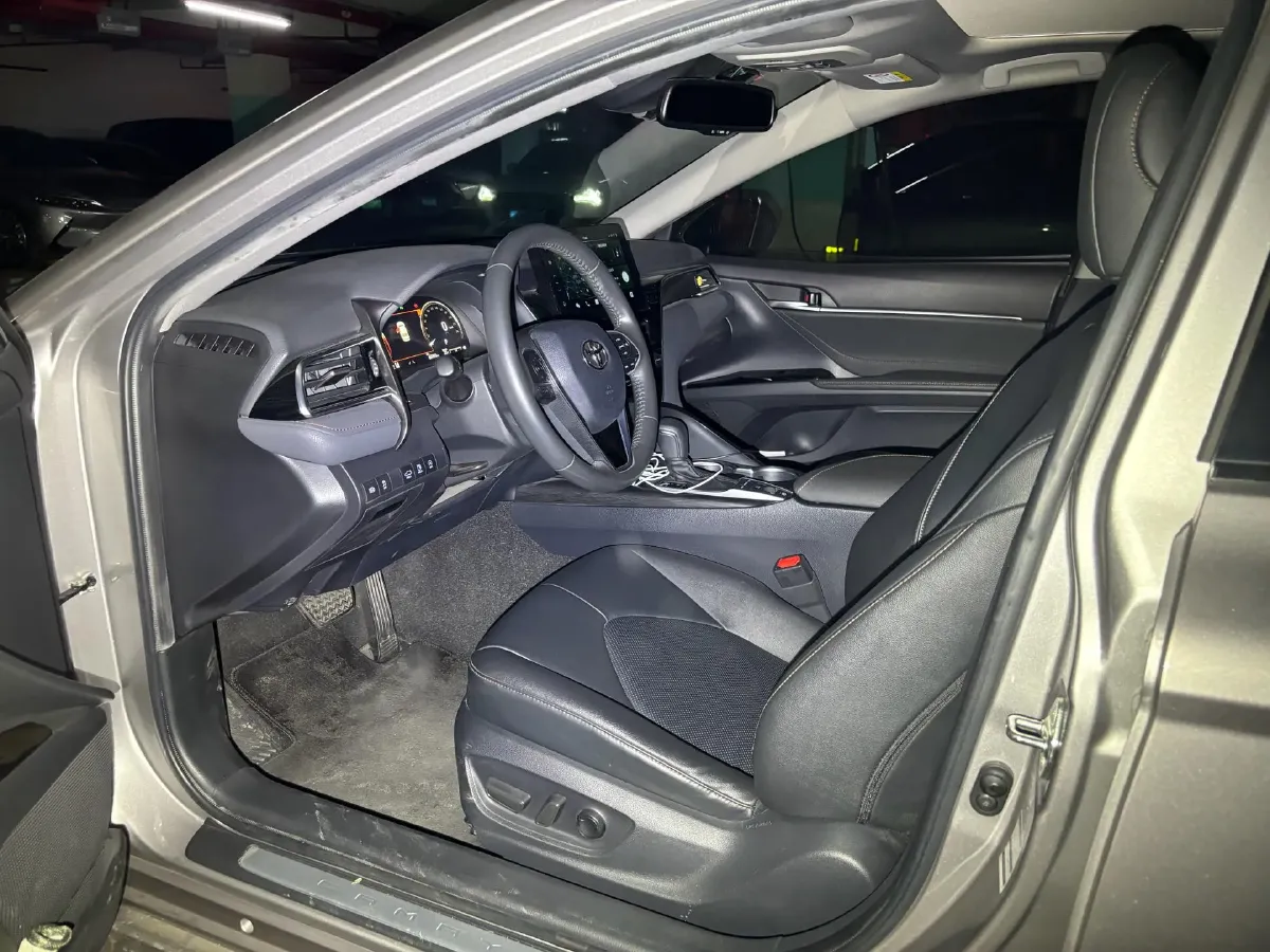 2021 Toyota Camry 2.5L 209HP L4 8AT,autocango,china used car exporter,china ev exporter,chinese used car exporter,chinese used ev exporter