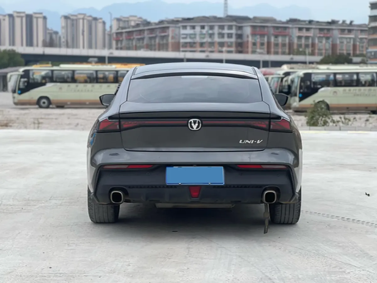 2022 ChangAn UNI-V 1.5T 188HP L4 7DCT,autocango,china used car exporter,china ev exporter,chinese used car exporter,chinese used ev exporter