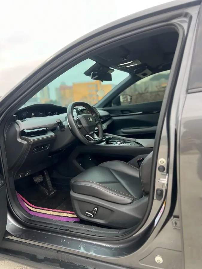 2022 ChangAn UNI-V 1.5T 188HP L4 7DCT,autocango,china used car exporter,china ev exporter,chinese used car exporter,chinese used ev exporter