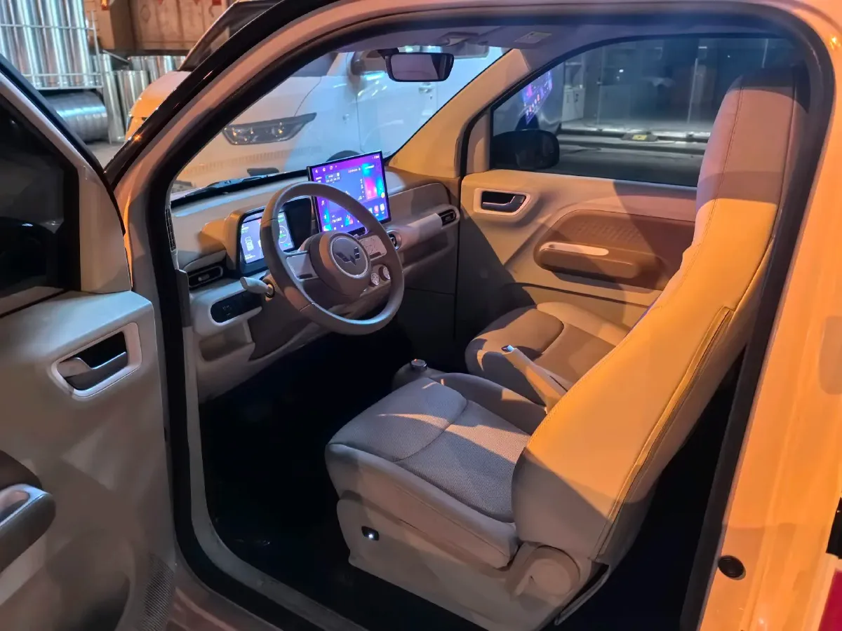 2024 WuLing HongGuang MINI EV BEV 17.3KWH,autocango,china used car exporter,china ev exporter,chinese used car exporter,chinese used ev exporter