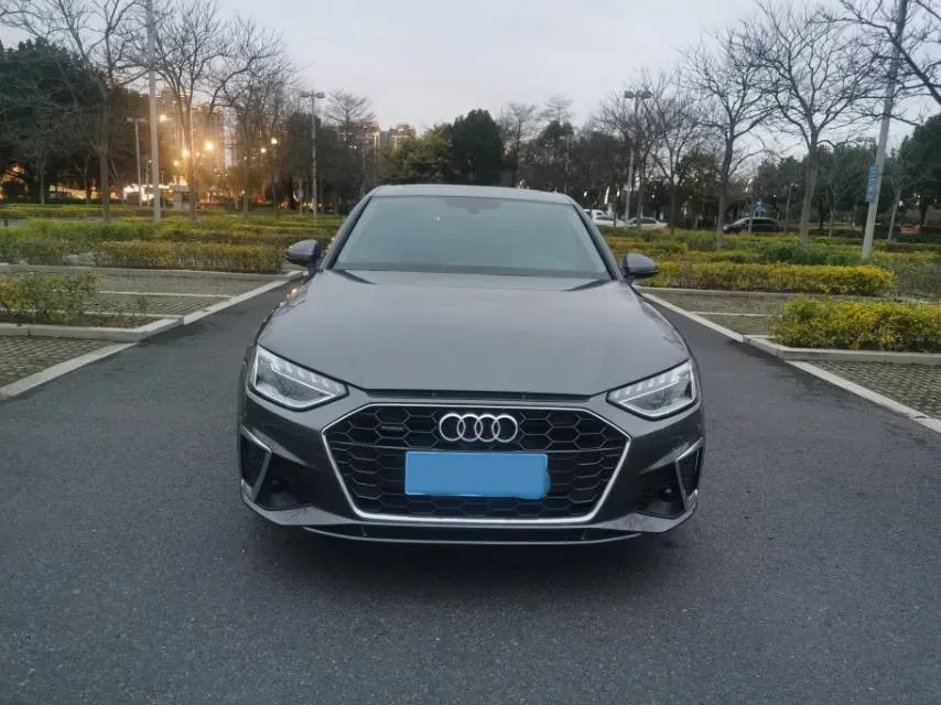 2020 Audi A4L 2.0T 190HP L4 7DCT,autocango,china used car exporter,china ev exporter,chinese used car exporter,chinese used ev exporter