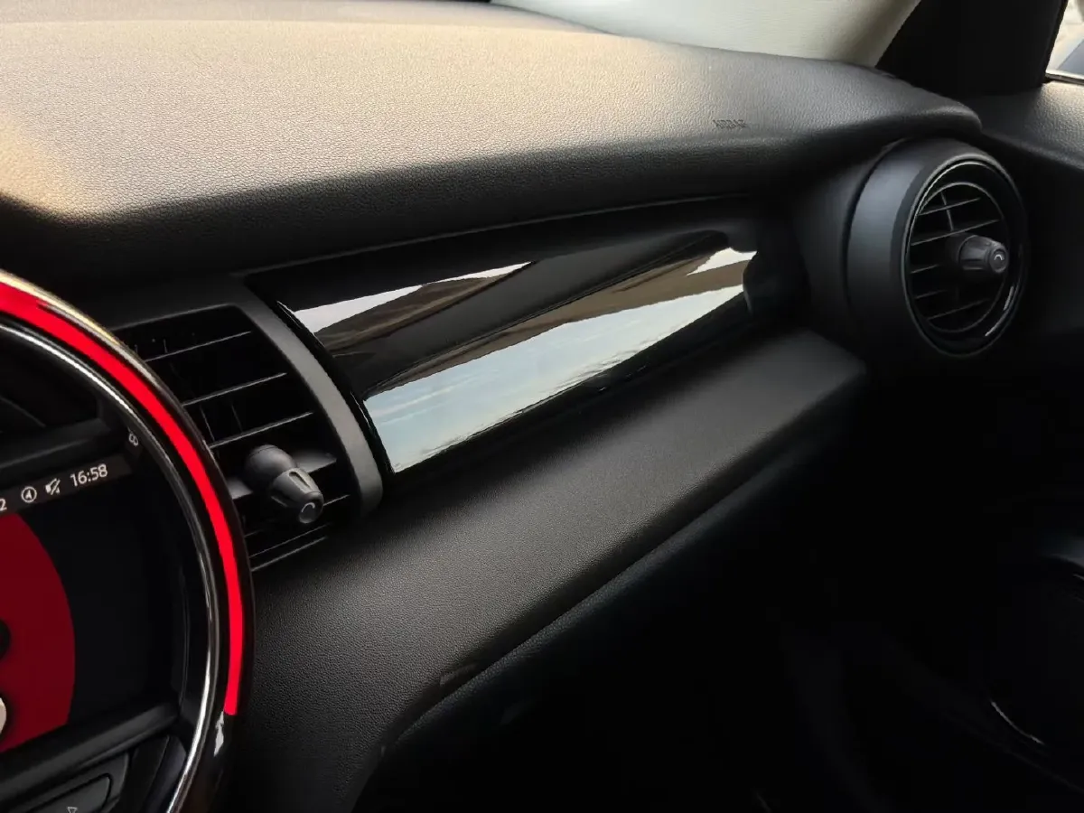 2019 MINI MINI 1.5T 136HP L3 7DCT,autocango,china used car exporter,china ev exporter,chinese used car exporter,chinese used ev exporter