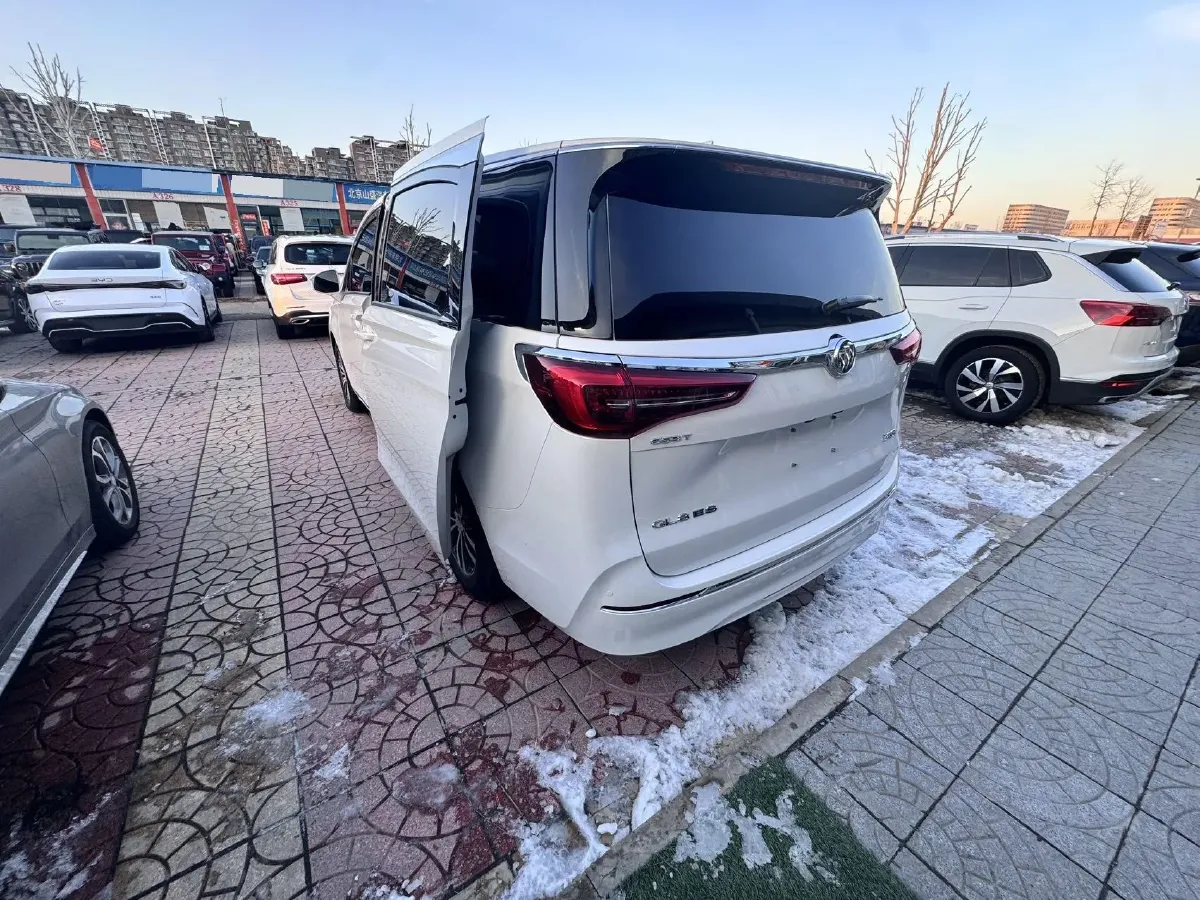 2021 Buick GL8 2.0T 237HP L4 9AT,autocango,china used car exporter,china ev exporter,chinese used car exporter,chinese used ev exporter