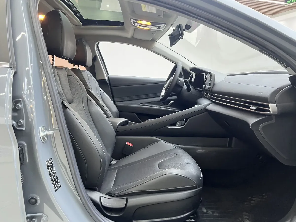 2021 Hyundai Elantra 1.5L 115HP L4 CVT,autocango,china used car exporter,china ev exporter,chinese used car exporter,chinese used ev exporter