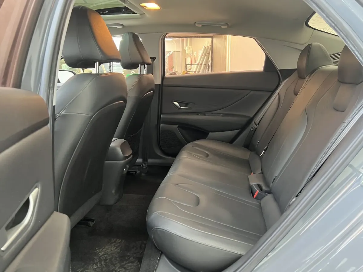 2021 Hyundai Elantra 1.5L 115HP L4 CVT,autocango,china used car exporter,china ev exporter,chinese used car exporter,chinese used ev exporter