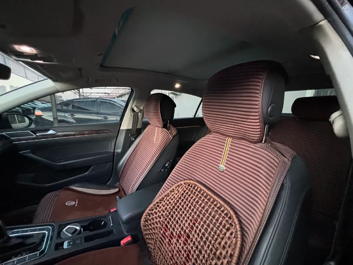 2018 Volkswagen Magotan 1.8T 180HP L4 7DCT,autocango,china used car exporter,china ev exporter,chinese used car exporter,chinese used ev exporter