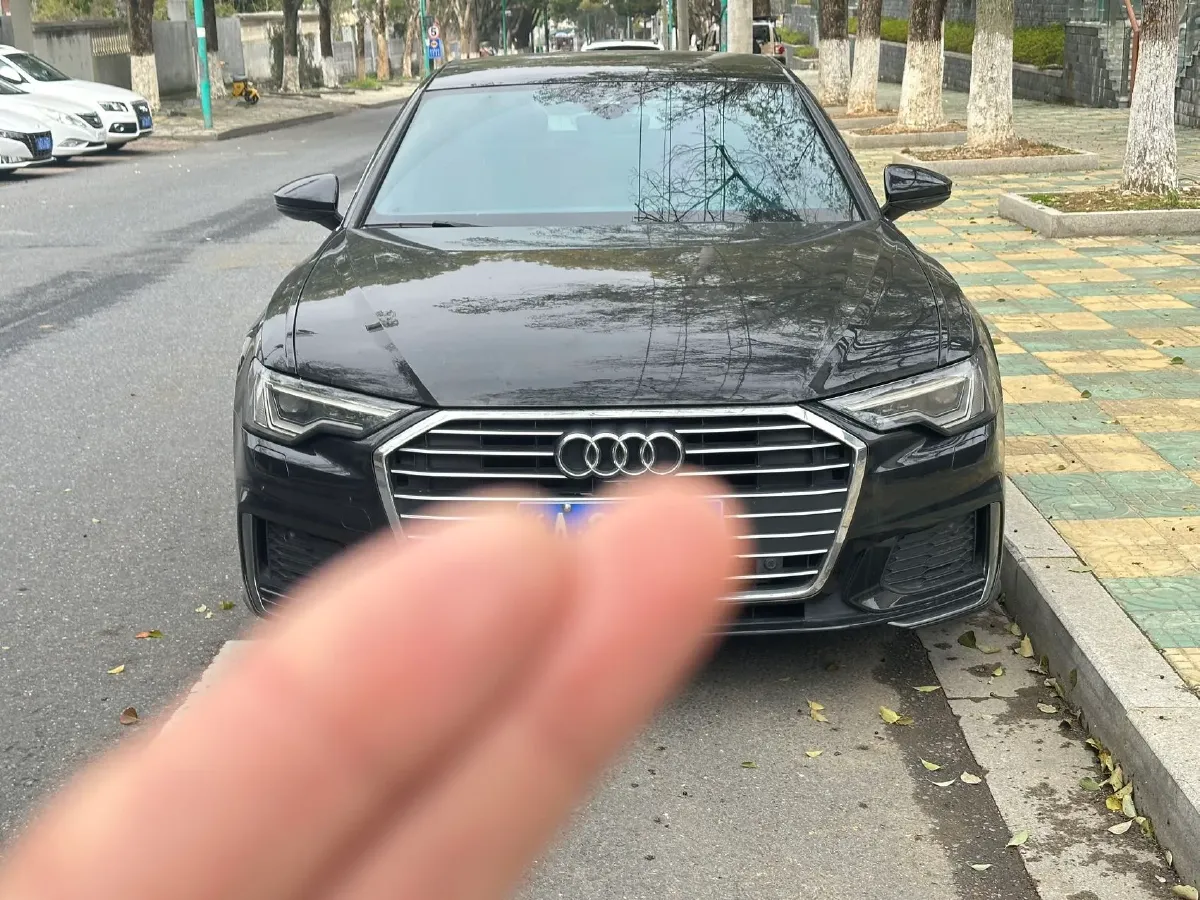 2021 Audi A6L 2.0T 224HP L4 7DCT,autocango,china used car exporter,china ev exporter,chinese used car exporter,chinese used ev exporter