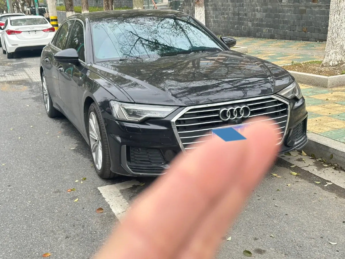 2021 Audi A6L 2.0T 224HP L4 7DCT,autocango,china used car exporter,china ev exporter,chinese used car exporter,chinese used ev exporter