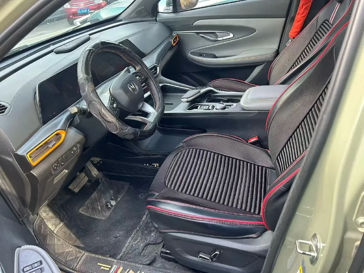 2022 ChangAn UNI-T 1.5T 188HP L4 7DCT,autocango,china used car exporter,china ev exporter,chinese used car exporter,chinese used ev exporter