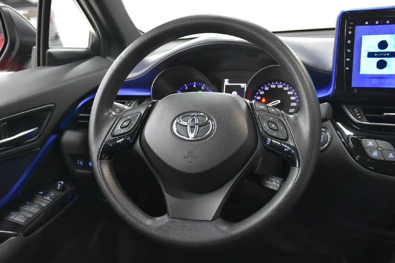 2020 Toyota C-HR 2.0L 171HP L4 CVT,autocango,china used car exporter,china ev exporter,chinese used car exporter,chinese used ev exporter
