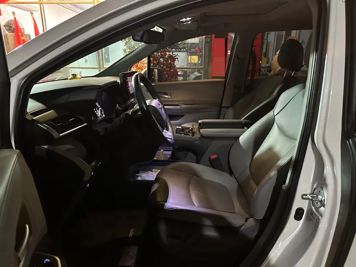 2021 Toyota Sienna 2.5L 192HP L4 E-CVT Hybrid,autocango,china used car exporter,china ev exporter,chinese used car exporter,chinese used ev exporter