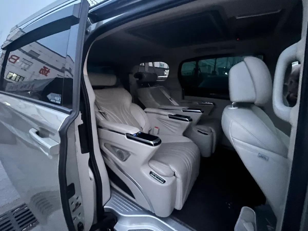 2021 Buick GL8 2.0T 237HP L4 9AT,autocango,china used car exporter,china ev exporter,chinese used car exporter,chinese used ev exporter