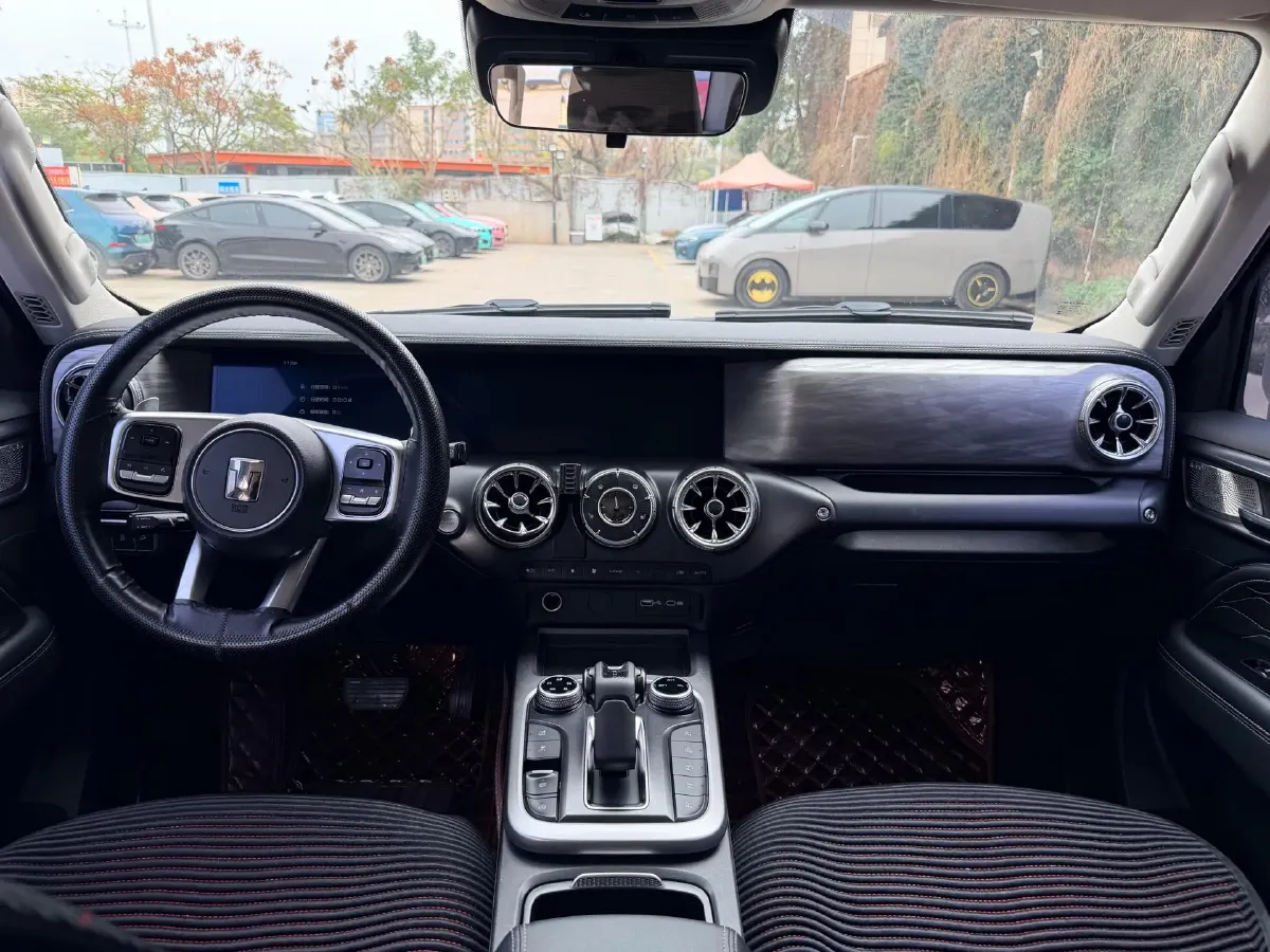 2024 Tank 300 2.0T 227HP L4 8AT,autocango,china used car exporter,china ev exporter,chinese used car exporter,chinese used ev exporter