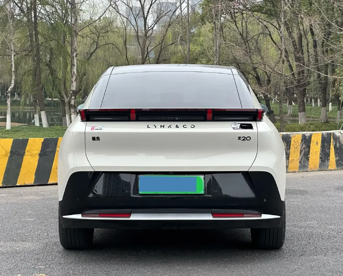 2025 Jetour Freeman 1.5T 184HP L4 7DCT,autocango,china used car exporter,china ev exporter,chinese used car exporter,chinese used ev exporter